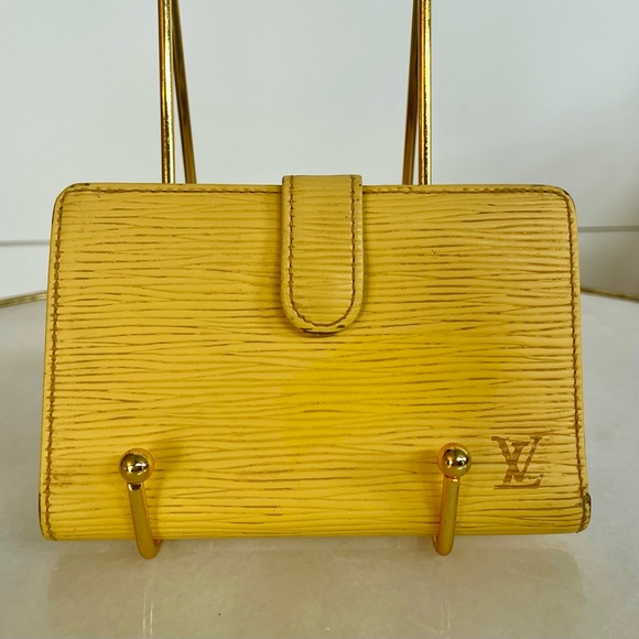 SOLD - Louis Vuitton Kisslock Wallet | LV Epi Leather Wallet - Picture 2 of 14